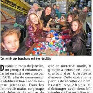 Les enfants récoltent des bouchons 09/02/2014